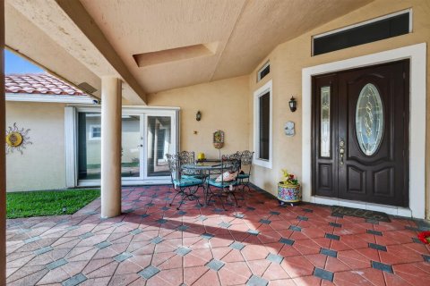 House in Boynton Beach, Florida 3 bedrooms, 220.09 sq.m. № 2083704 - photo 4