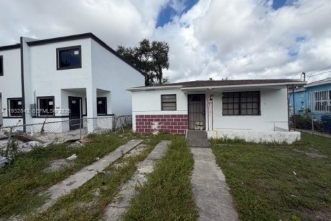 Casa en venta en Miami, Florida, 3 dormitorios, 104.05 m2 № 1991676 - foto 1
