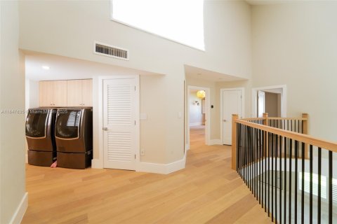 Купить виллу или дом в Майами, Флорида 5 спален, 356.74м2, № 1958164 - фото 26