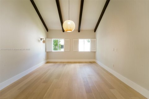 Купить виллу или дом в Майами, Флорида 5 спален, 356.74м2, № 1958164 - фото 18