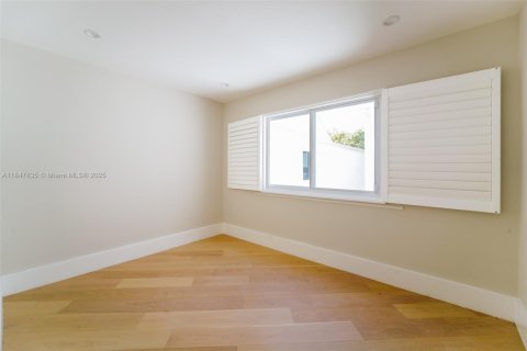 Купить виллу или дом в Майами, Флорида 5 спален, 356.74м2, № 1958164 - фото 30