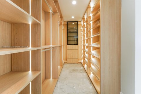 Купить виллу или дом в Майами, Флорида 5 спален, 356.74м2, № 1958164 - фото 23