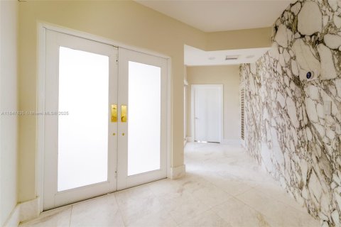 Купить виллу или дом в Майами, Флорида 5 спален, 356.74м2, № 1958164 - фото 15