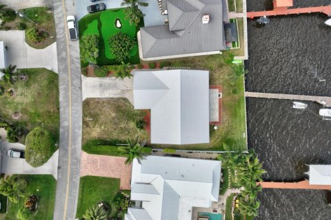 Casa en venta en Palm City, Florida, 3 dormitorios, 202.81 m2 № 1061105 - foto 1