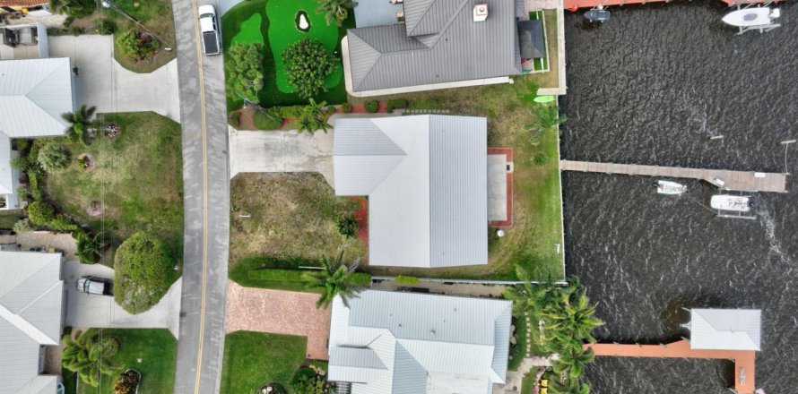 Casa en Palm City, Florida 3 dormitorios, 202.81 m2 № 1061105
