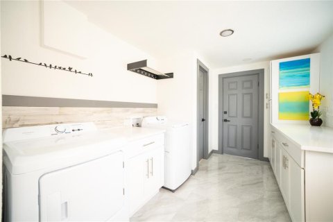 House in Clearwater, Florida 3 bedrooms, 225.75 sq.m. № 2215554 - photo 27