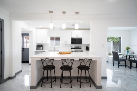 House in Clearwater, Florida 3 bedrooms, 225.75 sq.m. № 2215554 - photo 7