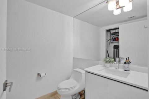 Condominio en venta en Sunny Isles Beach, Florida, 2 dormitorios, 147.71 m2 № 2032817 - foto 23