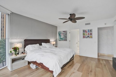 Condominio en venta en Sunny Isles Beach, Florida, 2 dormitorios, 147.71 m2 № 2032817 - foto 21