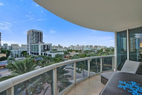 Condominio en Sunny Isles Beach, Florida, 2 dormitorios № 2032817