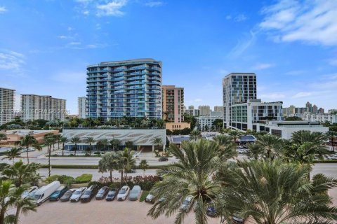 Condominio en venta en Sunny Isles Beach, Florida, 2 dormitorios, 147.71 m2 № 2032817 - foto 16