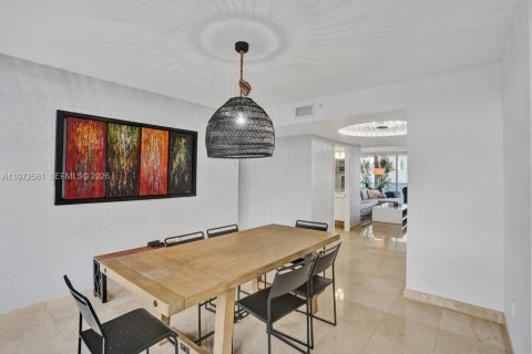 Condominio en venta en Sunny Isles Beach, Florida, 2 dormitorios, 147.71 m2 № 2032817 - foto 9