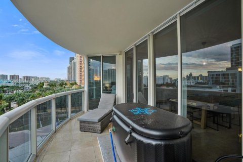 Condominio en venta en Sunny Isles Beach, Florida, 2 dormitorios, 147.71 m2 № 2032817 - foto 4