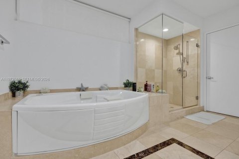Condominio en venta en Sunny Isles Beach, Florida, 2 dormitorios, 147.71 m2 № 2032817 - foto 24