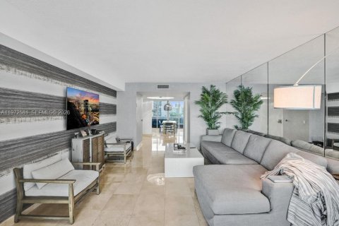 Condominio en venta en Sunny Isles Beach, Florida, 2 dormitorios, 147.71 m2 № 2032817 - foto 5