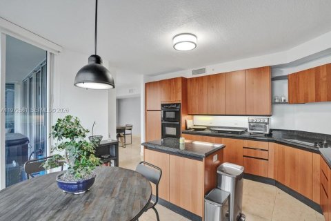 Condominio en venta en Sunny Isles Beach, Florida, 2 dormitorios, 147.71 m2 № 2032817 - foto 13