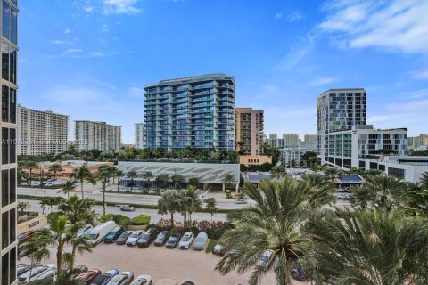 Condominio en venta en Sunny Isles Beach, Florida, 2 dormitorios, 147.71 m2 № 2032817 - foto 17