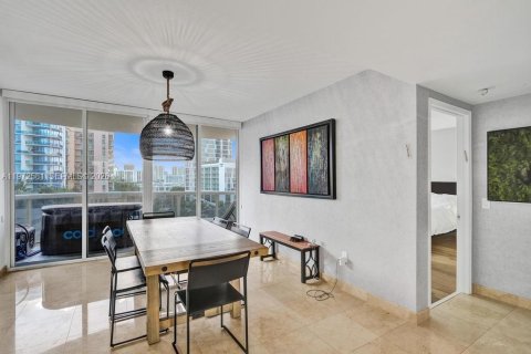 Condominio en venta en Sunny Isles Beach, Florida, 2 dormitorios, 147.71 m2 № 2032817 - foto 7
