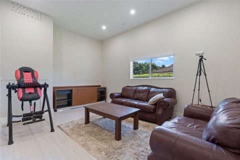 Купить виллу или дом в Майами, Флорида 4 спальни, 299.52м2, № 1944638 - фото 27