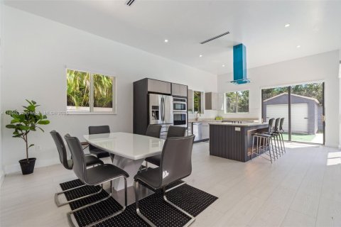 Купить виллу или дом в Майами, Флорида 4 спальни, 299.52м2, № 1944638 - фото 12