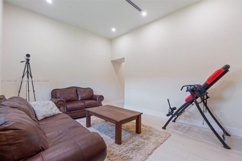 Купить виллу или дом в Майами, Флорида 4 спальни, 299.52м2, № 1944638 - фото 28