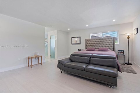 Купить виллу или дом в Майами, Флорида 4 спальни, 299.52м2, № 1944638 - фото 21