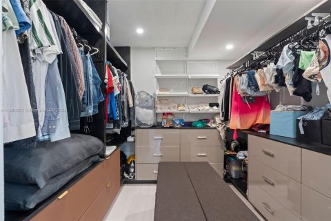 Купить виллу или дом в Майами, Флорида 4 спальни, 299.52м2, № 1944638 - фото 23