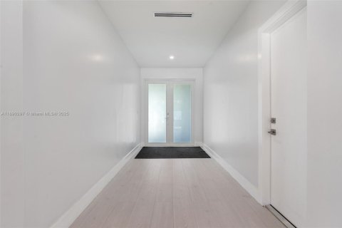 Купить виллу или дом в Майами, Флорида 4 спальни, 299.52м2, № 1944638 - фото 6