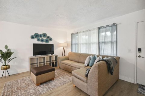 Apartamento en alquiler en Orlando, Florida, 2 dormitorios, 83.15 m2 № 1805082 - foto 2