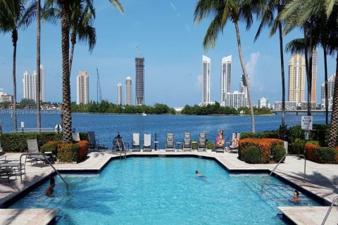 Condo in Aventura, Florida, 2 bedrooms № 2076702 - photo 23