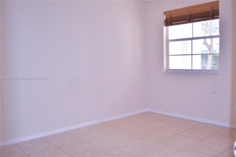 Condo in Aventura, Florida, 2 bedrooms № 2076702 - photo 10
