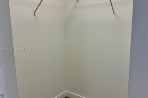 Copropriété à louer à Hollywood, Floride: 1 chambre, 68.84 m2 № 2180389 - photo 6
