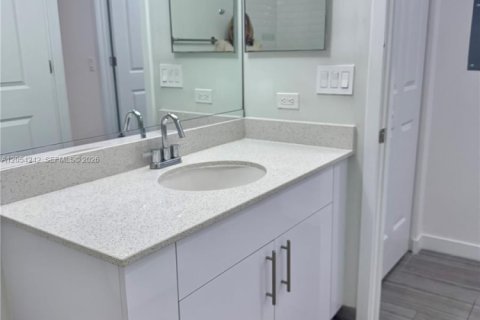 Copropriété à louer à Hollywood, Floride: 1 chambre, 68.84 m2 № 2180389 - photo 9