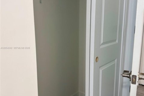 Copropriété à louer à Hollywood, Floride: 1 chambre, 68.84 m2 № 2180389 - photo 7