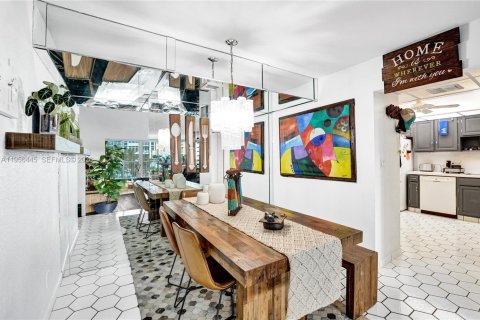 Condo in Pompano Beach, Florida, 2 bedrooms  № 2011169 - photo 12