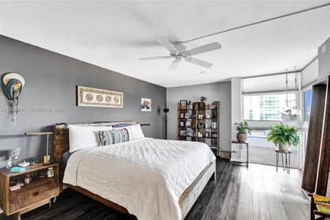 Condo in Pompano Beach, Florida, 2 bedrooms  № 2011169 - photo 26