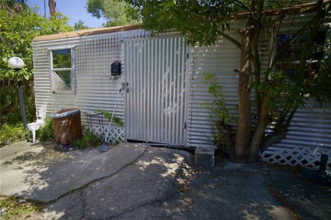 Commercial property in Orlando, Florida 148.09 sq.m. № 2195497 - photo 30