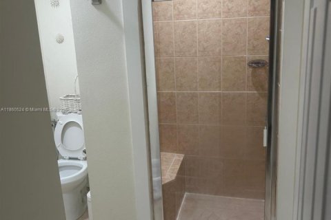 House in Marathon, Florida 2 bedrooms, 100.71 sq.m. № 1923159 - photo 15