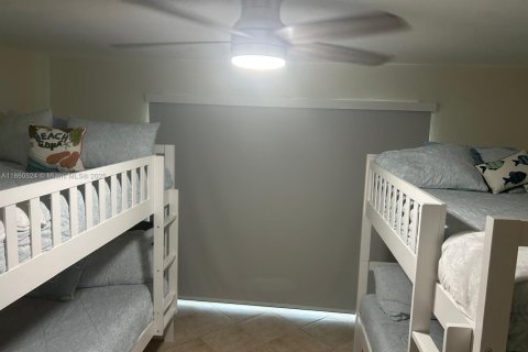 House in Marathon, Florida 2 bedrooms, 100.71 sq.m. № 1923159 - photo 12