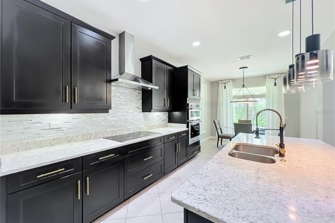 House in Windermere, Florida 5 bedrooms, 402.45 sq.m. № 2234642 - photo 15