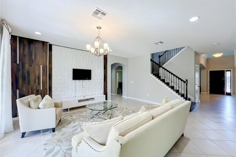 House in Windermere, Florida 5 bedrooms, 402.45 sq.m. № 2234642 - photo 25