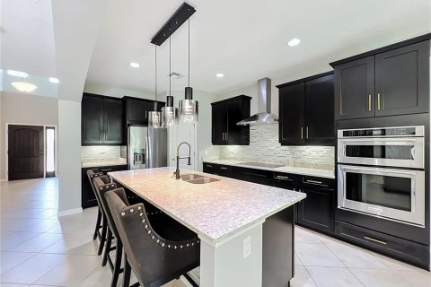 House in Windermere, Florida 5 bedrooms, 402.45 sq.m. № 2234642 - photo 21