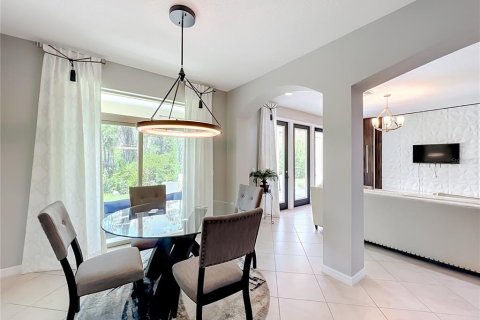 House in Windermere, Florida 5 bedrooms, 402.45 sq.m. № 2234642 - photo 22