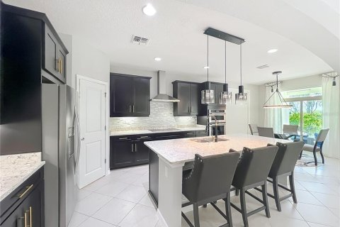 House in Windermere, Florida 5 bedrooms, 402.45 sq.m. № 2234642 - photo 14