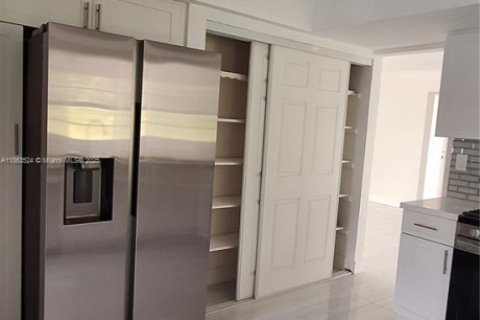 Villa ou maison à vendre à Miramar, Floride: 3 chambres, 168.25 m2 № 1926633 - photo 19