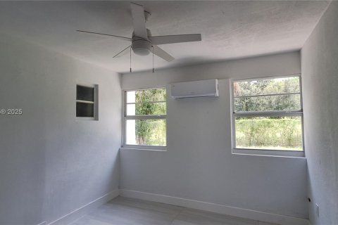 Villa ou maison à vendre à Miramar, Floride: 3 chambres, 168.25 m2 № 1926633 - photo 15