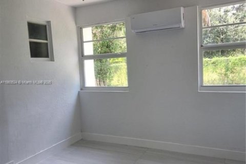 Villa ou maison à vendre à Miramar, Floride: 3 chambres, 168.25 m2 № 1926633 - photo 16