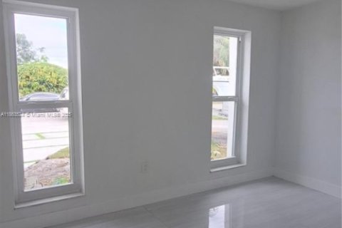 House in Miramar, Florida 3 bedrooms, 168.25 sq.m. № 1926633 - photo 30