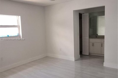 Villa ou maison à vendre à Miramar, Floride: 3 chambres, 168.25 m2 № 1926633 - photo 9