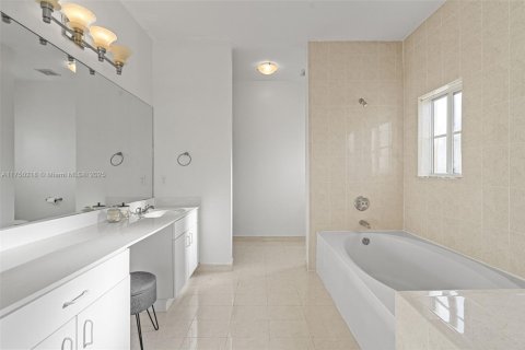 Casa en venta en Homestead, Florida, 3 dormitorios, 241.82 m2 № 1861294 - foto 18